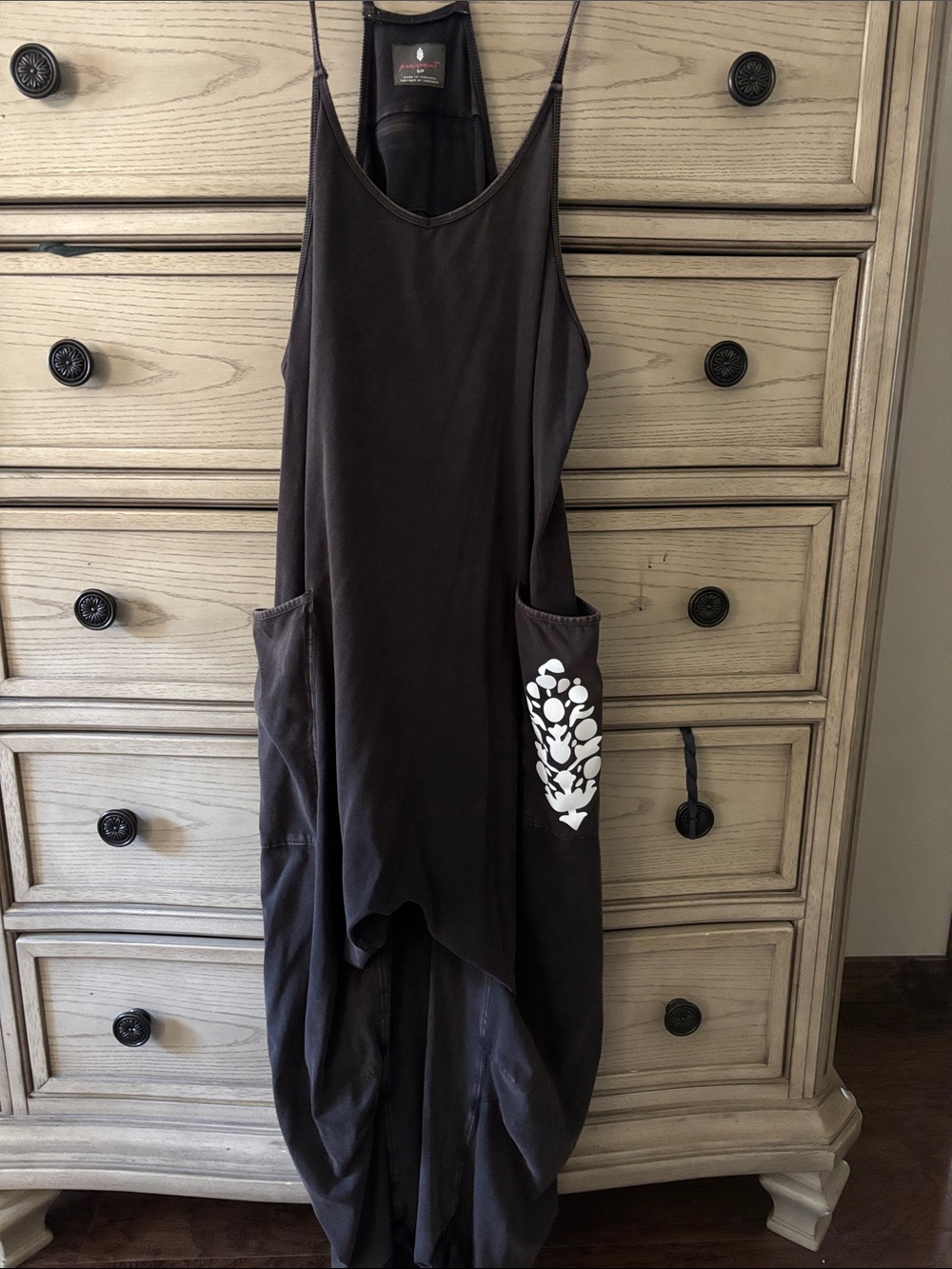 FP Movement Hot Shot jumper Black with logo small